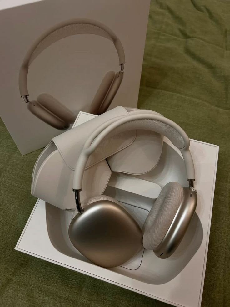 Airpods Max Wireless Over-Ear Headphones with 100% Active Noise Cancellation-High Bass 40mm Sound Drivers with 3D Spatial Audio ( Magnetic Ear Cups)